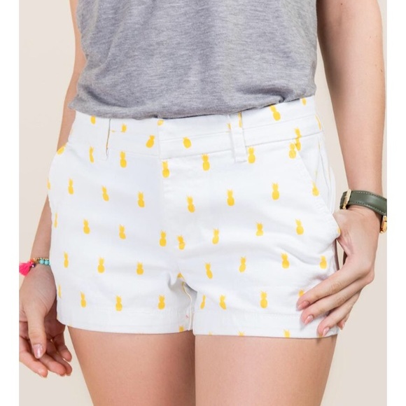 Super cute white shorts! - Picture 2 of 3